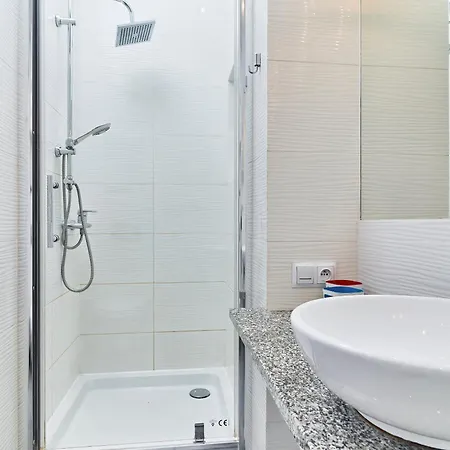 Market Square Old Town By Renters *