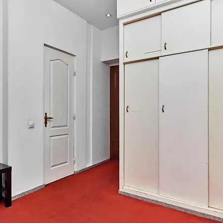 Market Square Old Town By Renters *